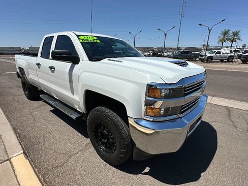 Used 2018 Chevrolet Silverado 2500 W/T RWD image 8