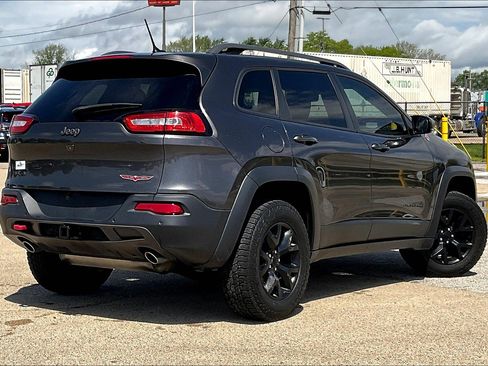 Used 2015 Jeep Cherokee Trailhawk w/ Comfort/Convenience Group AWD/4WD image 11
