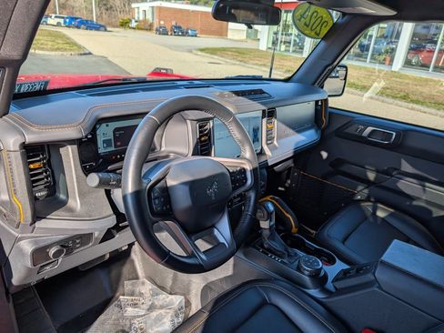 Used 2024 Ford Bronco Badlands AWD/4WD image 15