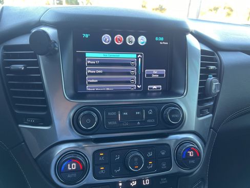 Used 2020 Chevrolet Suburban LT image 20