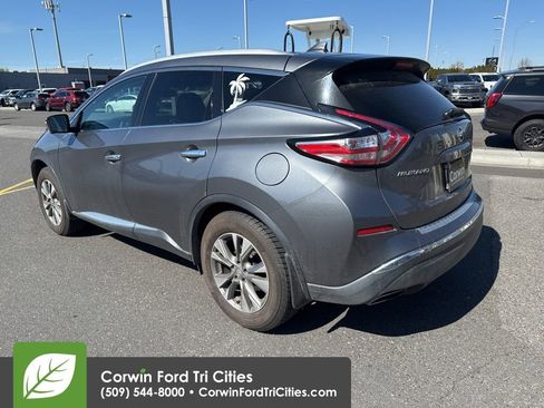 Used 2018 Nissan Murano SL w/ Moonroof Package image 14