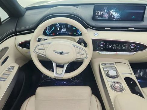 Used 2025 Genesis Electrified GV70 Advanced w/ Prestige Package image 36