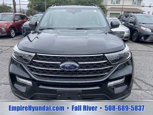 Used 2020 Ford Explorer XLT w/ Equipment Group 202A AWD/4WD image 12