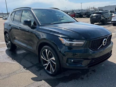 Used 2021 Volvo XC40 T5 R-Design w/ Climate Package image 3