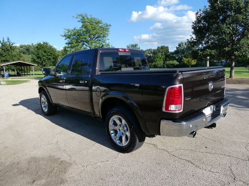 Used 2017 RAM 1500 Laramie w/ Convenience Group AWD/4WD image 7