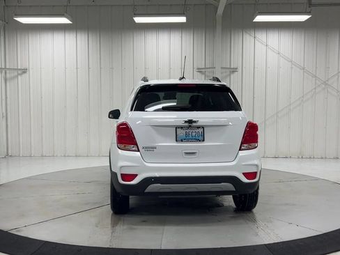 Used 2021 Chevrolet Trax LT FWD image 7