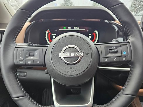 New 2025 Nissan Pathfinder Platinum image 19