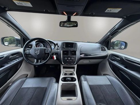 Used 2020 Dodge Grand Caravan SXT FWD image 15
