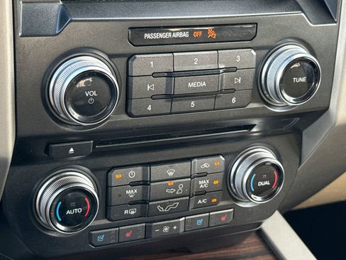 Used 2016 Ford F150 Lariat w/ Equipment Group 502A Luxury image 22