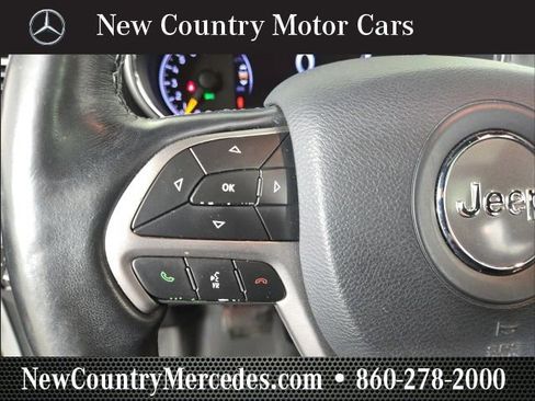 Used 2020 Jeep Grand Cherokee Overland AWD/4WD image 22