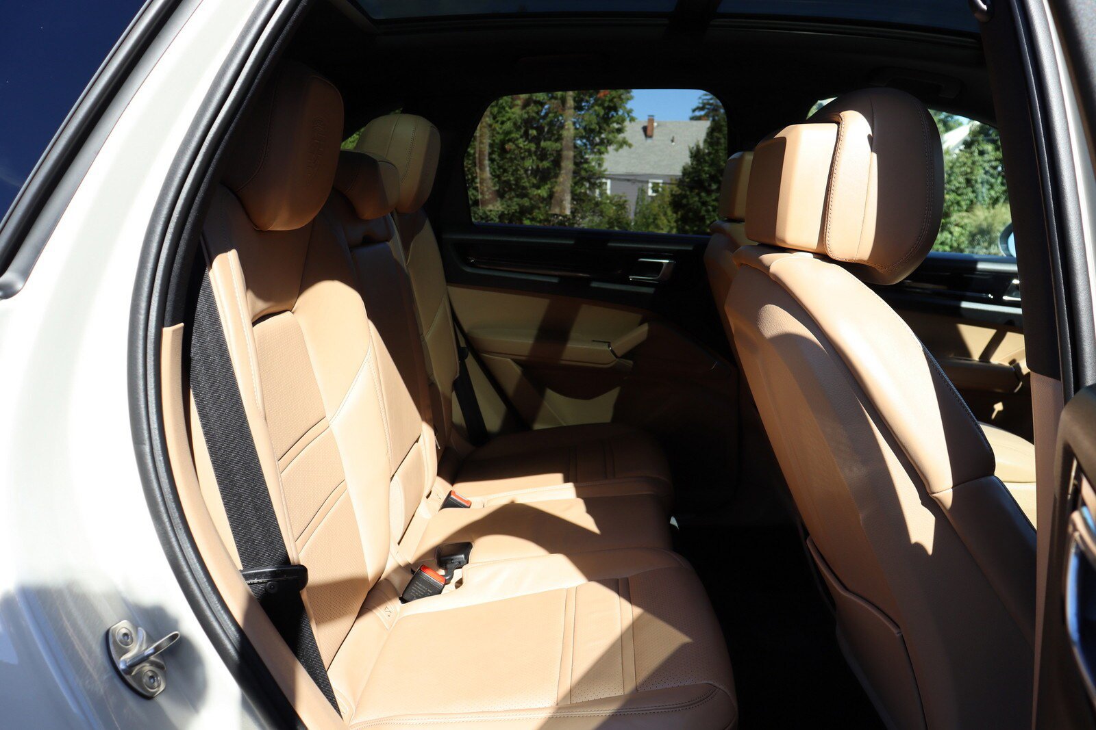 Used 2023 Porsche Cayenne AWD/4WD image 18
