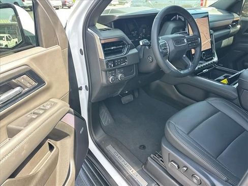 Certified 2026 GMC Yukon XL Denali w/ LPO, Floor Liner Package AWD/4WD image 14