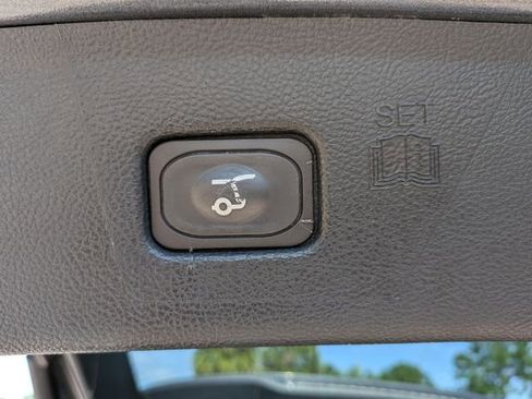 Used 2020 Ford Edge Titanium FWD image 29