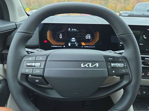 New 2026 Kia Sportage EX w/ EX Panorama Roof Package FWD image 9