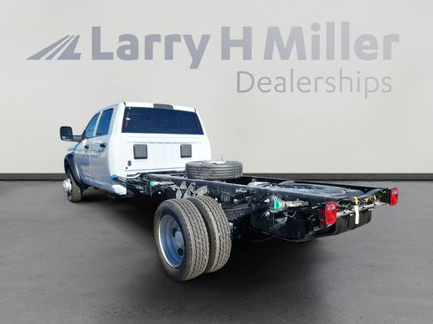 New 2026 RAM 5500 Tradesman w/ Chrome Appearance Group image 4