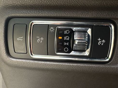 Used 2022 Lincoln Corsair AWD w/ Premium Package image 24