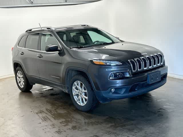 Used 2016 Jeep Cherokee Latitude w/ Cold Weather Group AWD/4WD image 20