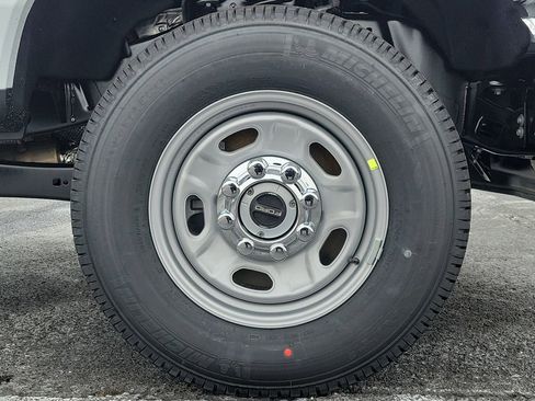 New 2026 Ford F250 XL w/ FX4 Off-Road Package image 9