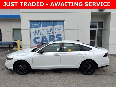 Certified 2025 Honda Accord SE image 5