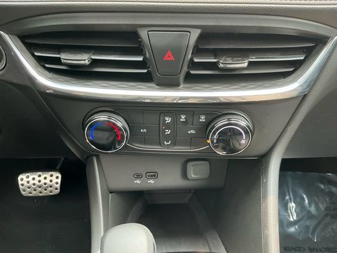 Used 2024 Buick Encore GX Preferred AWD/4WD image 22