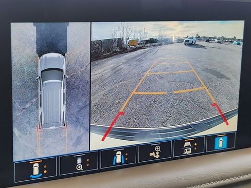 Used 2021 Chevrolet Tahoe Premier w/ Premium Package image 14