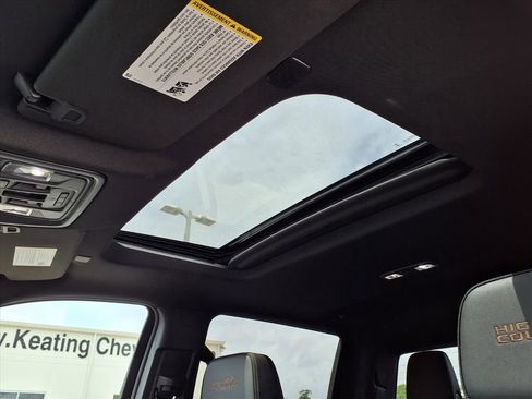 Used 2022 Chevrolet Silverado 1500 High Country w/ High Country Premium Package RWD image 14