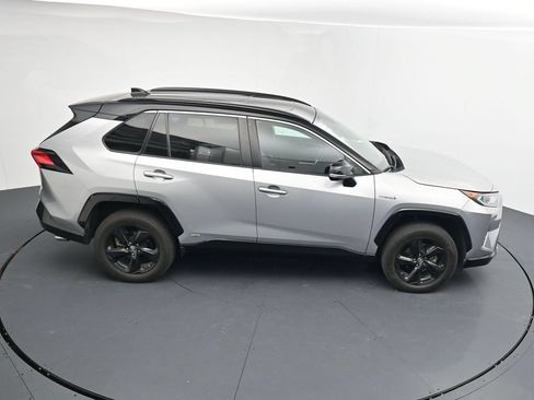 Used 2019 Toyota RAV4 XSE w/ XSE Weather Package AWD/4WD image 17