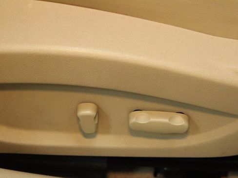 Used 2012 Buick LaCrosse image 12