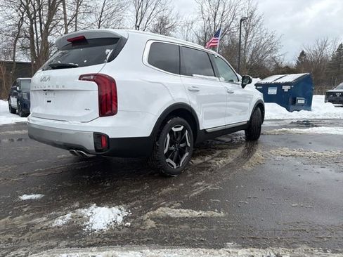 Certified 2024 Kia Telluride S w/ S Sunroof Package image 3