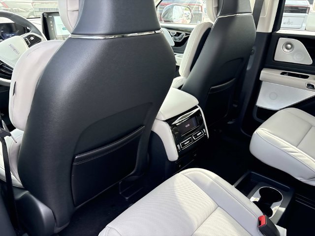 New 2027 Lincoln Aviator Reserve AWD/4WD image 16