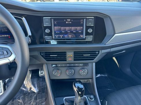 Used 2024 Volkswagen Jetta Sport image 25