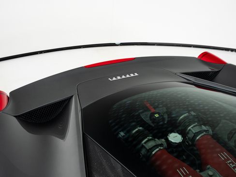 Used 2012 Ferrari 458 Italia Coupe RWD image 33