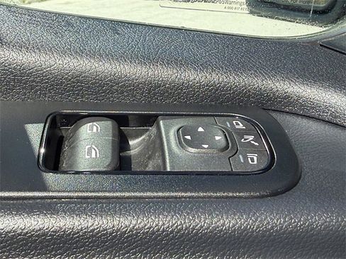 Used 2024 Mercedes-Benz Sprinter 2500 image 18