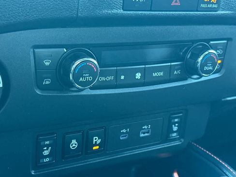 Used 2023 Nissan Frontier PRO-4X w/ Pro-4X Premium Package image 19