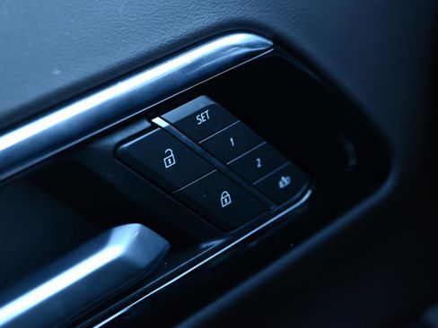 Used 2025 Chevrolet Tahoe LT w/ Comfort Package image 24