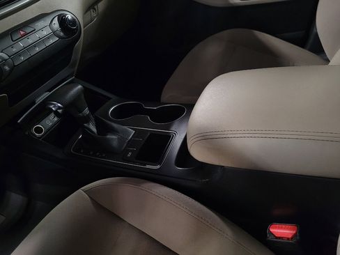 Used 2020 Kia Sorento LX FWD image 26