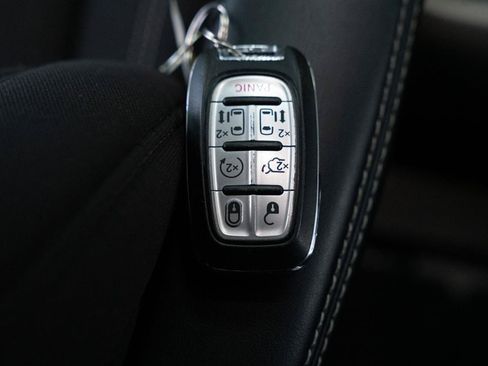 Used 2023 Chrysler Voyager LX FWD image 31