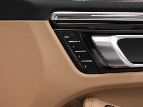 Certified 2026 Porsche Macan S AWD/4WD image 23