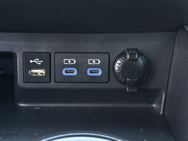 Used 2022 Toyota Highlander LE FWD image 21
