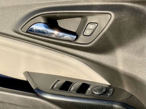 Certified 2025 Chevrolet Trax LT w/ Driver Confidence Package image 45