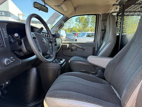 Used 2023 GMC Savana 2500 w/ Driver Convenience Package RWD image 9