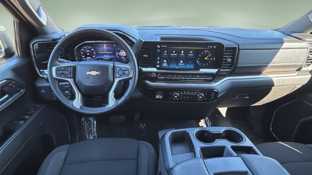 Used 2024 Chevrolet Silverado 1500 LT AWD/4WD image 10