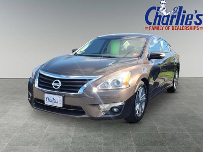 Used 2014 Nissan Altima 2.5 SL w/ Moonroof Package
