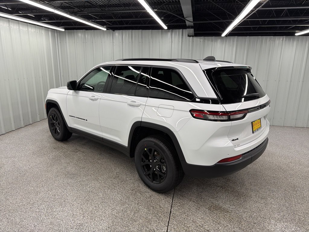New 2026 Jeep Grand Cherokee Altitude AWD/4WD image 4