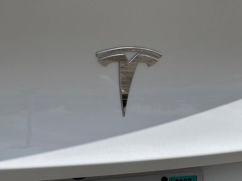 Used 2023 Tesla Model Y Long Range AWD/4WD image 48