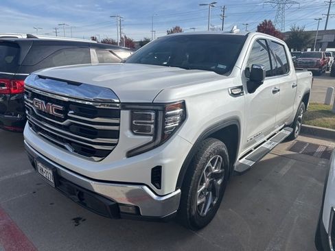 Used 2023 GMC Sierra 1500 SLT image 2