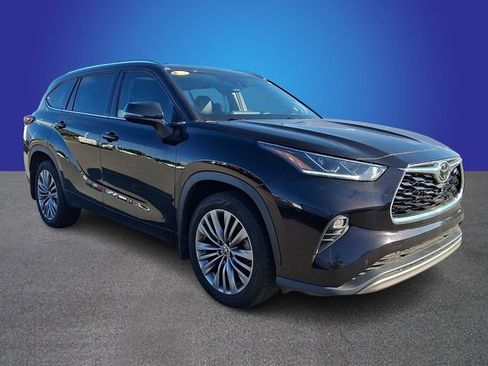 Used 2022 Toyota Highlander Platinum AWD/4WD image 3