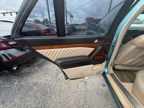 Used 1992 Mercedes-Benz 400 E image 19