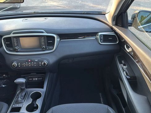 Used 2020 Kia Sorento LX AWD/4WD image 27