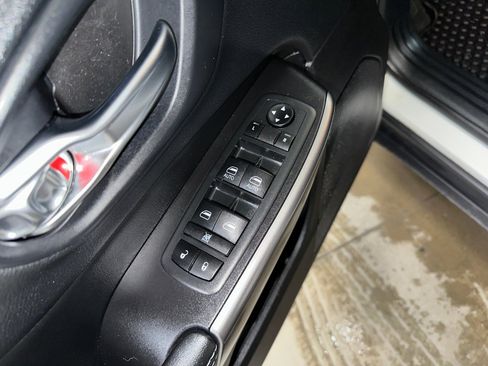 Used 2020 Jeep Cherokee Latitude Plus w/ Cold Weather Group image 8